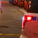 Robó una camioneta, chocó una patrulla policial y después atropelló a un repartidor de comida en plena persecución en Manhattan