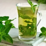 Ventajas del té de menta verde: ayuda a regular las hormonas y mejora las articulaciones