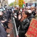 Protesta contra Israel en Universidad de Yale se sale de control y requirió de policía antidisturbios