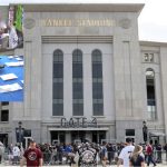 Padre, hijo y hermanos dominicanos vendían drogas y armas frente al estadio de Los Yankees en una van; les confiscan más de 400 mil dólares acusándolos  de 108 cargos