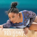 Biles hace historia con su segundo oro olímpico en el concurso completo