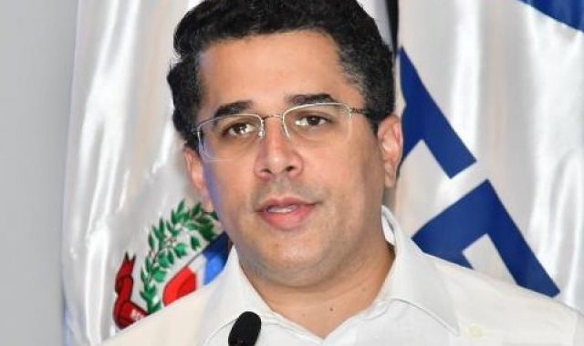 david-collado-ministro-turismo-dominicana-preferente-arecoa-premio-adompretur