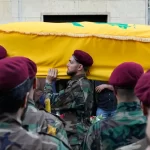 Hezbolá confirma la muerte de su jefe de la unidad aérea en Beirut.