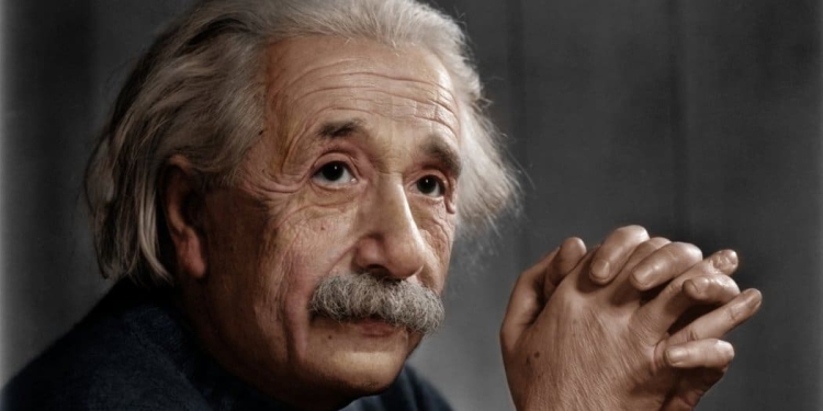 albert-einstein-750x375