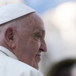 El papa Francisco reza por los niños no nacidos y cambió su homilía por silencio en misa de Difuntos