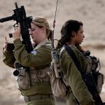 Por primera vez mujeres soldado israelíes operan en el Líbano