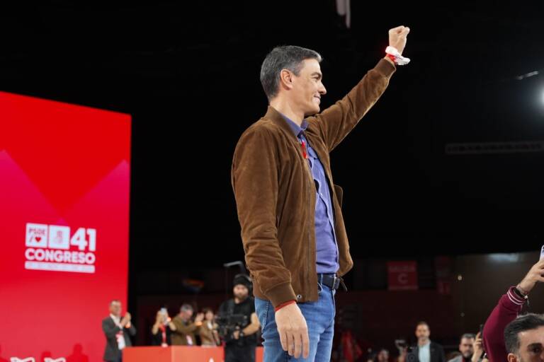 Sanchez-saca-adelante-su-nueva-Ejecutiva-del-PSOE-con-el-90-de-los-votos-a-favor