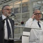 El Papa Francisco Responde Bien a la Terapia, pero Permanece en el Hospital