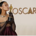 «Zoe Saldaña Honrada por el Senado Dominicano por su Oscar»