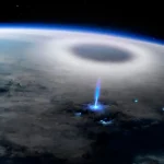 La NASA Documenta un Rayo Ascendente al Espacio