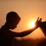 Proverbios 11:25: La Prosperidad de la Generosidad