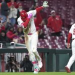 Elly De La Cruz Lidera a los Rojos con Dos Jonrones y Siete Carreras Impulsadas