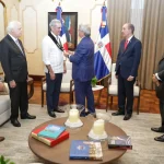 RD: Abinader Recibe Medalla por Valores Democráticos