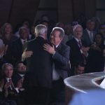 Abinader y Leonel Fernández se saludan cordialmente en el World Law Congress