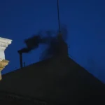 Cónclave comienza sin resultados: humo negro confirma ausencia de Papa electo