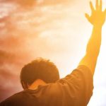 La Promesa de Dios para Nuestras Luchas: Encuentra Consuelo en Isaías 41:10