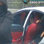 Robo de $12,500 en El Bronx: NYPD Busca a Tres Jóvenes Sospechosos
