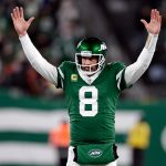 Aaron Rodgers firma con los Pittsburgh Steelers por $19.5 millones