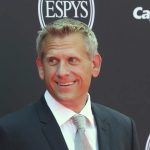 Fallece a los 54 años el conductor de ESPN John Brenkus tras una dura batalla contra la depresión