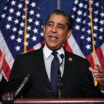 Congresista Adriano Espaillat denuncia la decisión de la Corte Suprema sobre la ciudadanía por nacimiento