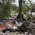 Inundaciones en Texas Siguen Dejando Muertes; Los Decesos Suben a 82