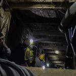 Rescatan a 18 mineros atrapados en una mina de oro en Colombia