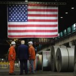 Cinco Víctimas Mortales en Tiroteo en Manhattan, Incluyendo un Oficial de Policía