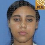 Arrestan en el AILA a mujer acusada de fraude millonario con criptomonedas