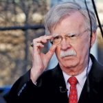 FBI Allanó la Residencia de John Bolton en Investigación por Documentos Secretos