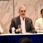 Abinader Anuncia Fondos para Aceras y Contenes en Todo el País