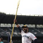 Eugenio Suárez y los Marineros de Seattle superan 4-3 a los Padres en un partido lleno de emociones