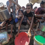 100 Niños Fallecidos por Hambre en Gaza en Medio de Ofensiva Israelí