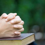 Deja de cargar lo que Jesús ya llevó por ti