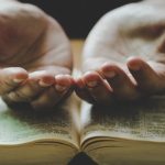 De la teoría a la práctica: Cómo aplicar el Salmo 27:1 en tu vida diaria