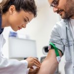 «Colesterol: Hábitos que lo aumentan y cómo reducirlo con alimentación y ejercicio»