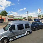 «Nuevo tiroteo en Queens: Niño de 13 años baleado en la cabeza frente a un Dunkin’»