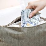 «10 lugares creativos (y seguros) para esconder dinero en casa»
