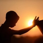 Proverbios 22:7 – La libertad que trasciende lo económico