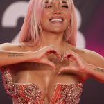 Karol G y su escapada al Cañón del Antílope: Un oasis de paz y belleza en medio de la naturaleza