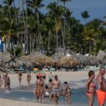 «La tarjeta de turista en RD: Un impuesto que recauda millones pero que pocos conocen cómo reembolsar»