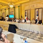 «Abinader activa protocolos de emergencia: suspenden clases y reducen horario laboral por Melissa»