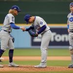 «Dodgers arrollan a los Brewers 5-1 con juego completo de Yamamoto: Análisis del triunfo en la Serie de Campeonato»