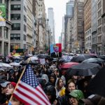 «Movimiento ‘No Kings’: Protestas masivas en NY contra Trump por abuso de poder y políticas antiinmigrantes»