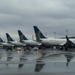 «Colisión en LaGuardia: Dos aviones de Delta chocan en pista, dejando un herido»