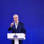 Deuda, turismo y justicia: Los tres frentes donde Abinader enfrenta preguntas incómodas