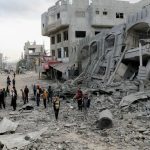 «Gaza bajo fuego: 25 muertos y 77 heridos en nuevos bombardeos israelíes»