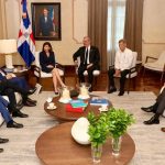 Presidente Abinader recibe en el Palacio Nacional a la gobernadora del estado de Nueva York, Kathy Hochul