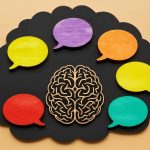 Hablar varios idiomas frena el envejecimiento y protege el cerebro, según un estudio con 86,000 personas