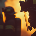 «Incendio en Queens deja una muerta y dos heridos graves: La importancia de la prevención en el hogar»