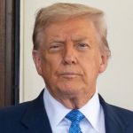 «Trump vs. aseguradoras: Propuesta de $1,500 para reducir costos de Obamacare»